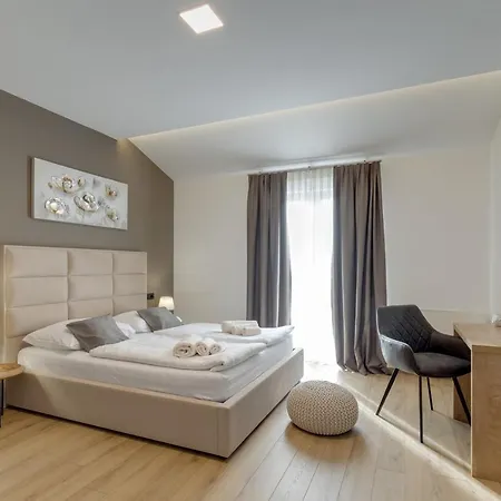 Sunnyside Villa *